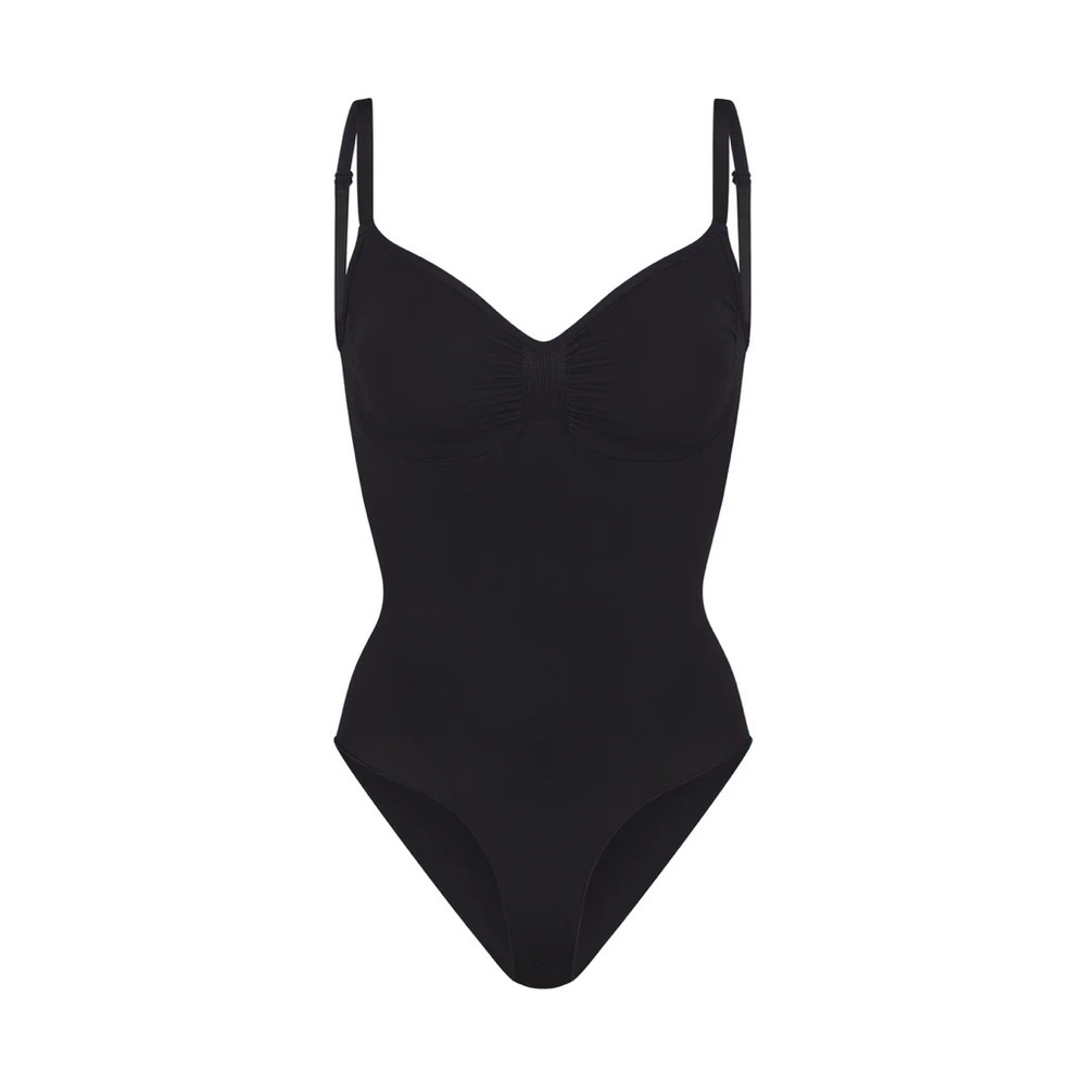 Skims 
SEAMLESS SCULPT
PETITE BRIEF
BODYSUIT |‎ ONYX - ONYX / LP, L